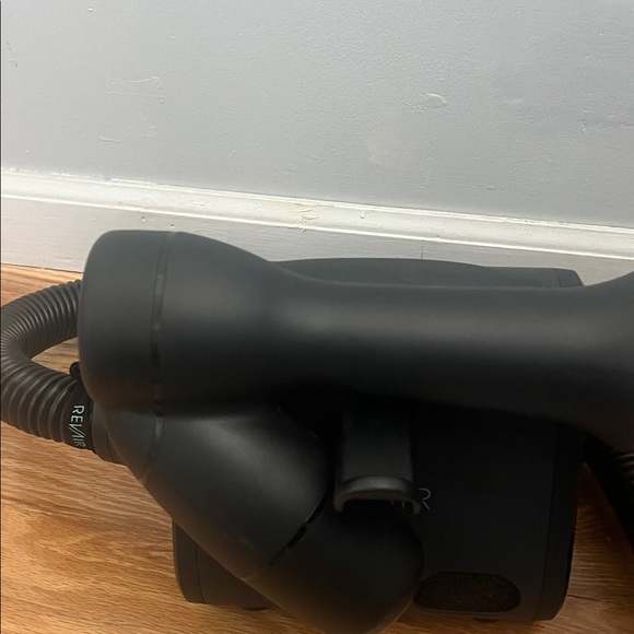 REVAIR REVERSE-AIR HAIR DRYER - Picture 3 of 4